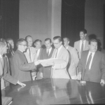 O Deputado Nabi Abi Chedid recebe uma Comissão de Bragança Paulista, em 29 de março de 1963. O Deputado Nabi Abi Chedid recebe uma Comissão de Bragança Paulista, em 29 de março de 1963.