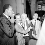 Ladeado pelos Deputados Esmeraldo Tarquínio(esq.) e Archimedes Lammoglia, o Deputado Francisco Franco, recém-eleito Presidente da Assembléia Legislativa, recebe os cumprimentos do Deputado Renato Cordeiro, em 12 de março de 1965. Ladeado pelos Deputados Esmeraldo Tarquínio(esq.) e Archimedes Lammoglia, o Deputado Francisco Franco, recém-eleito Presidente da Assembléia Legislativa, recebe os cumprimentos do Deputado Renato Cordeiro, em 12 de março de 1965.