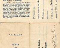 Pela primeira vez, excetuando-se uns poucos e breves períodos de semilegalidade, o Partido Comunista do Brasil adquiriu estatuto legal. Acima, a carteira de filiado ao PCB de Caio Prado Júnior. Pela primeira vez, excetuando-se uns poucos e breves períodos de semilegalidade, o Partido Comunista do Brasil adquiriu estatuto legal. Acima, a carteira de filiado ao PCB de Caio Prado Júnior.