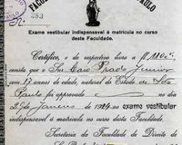 Certificado de aprovação nos exames vestibulares. Certificado de aprovação nos exames vestibulares