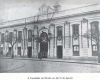 Imagem da fachada da Faculdade de Direito de São Paulo na época de Caio Prado Júnior. Imagem da fachada da Faculdade de Direito de São Paulo na época de Caio Prado Júnior.