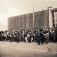 Populares esperando o desfile dos Heróis de 32. 1970 Populares esperando o desfile dos Heróis de 32. 1970
