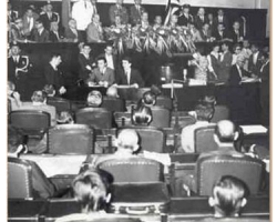 Sessão Solene (1968). Encerramento dos trabalhos legislativos no Palácio das Indústrias, com a presença do então Governador do Estado, Sr. Roberto Costa de Abreu Sodré. Sessão Solene (1968). Encerramento dos trabalhos legislativos no Palácio das Indústrias, com a presença do então Governador do Estado, Sr. Roberto Costa de Abreu Sodré.