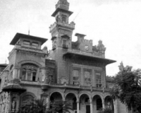 Com o fim do "Estado Novo", o Legislativo Paulista, fechado desde 1937, reabriu, em 14 de março de 1947, em um novo espaço: O Palácio das Indústrias, no Parque D. Pedro II. Com o fim do "Estado Novo", o Legislativo Paulista, fechado desde 1937, reabriu, em 14 de março de 1947, em um novo espaço: O Palácio das Indústrias, no Parque D. Pedro II.